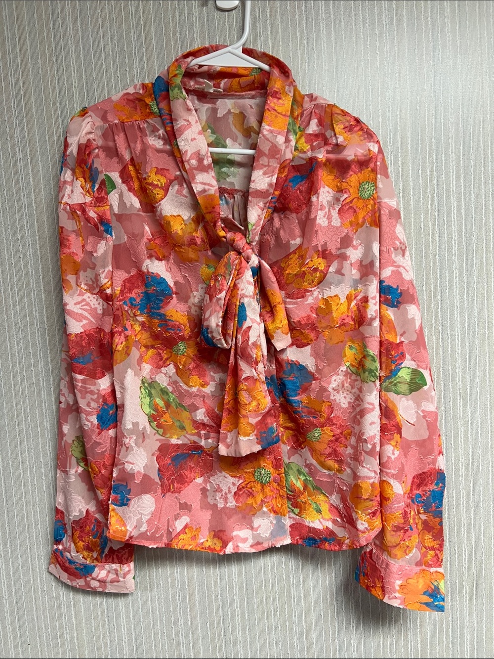En Creme S Pink Floral Tie-Neck Blouse with Multicolor Blooms